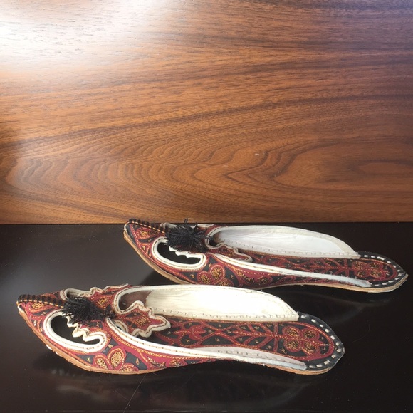 Shoes - Vintage Handmade Arabian slippers